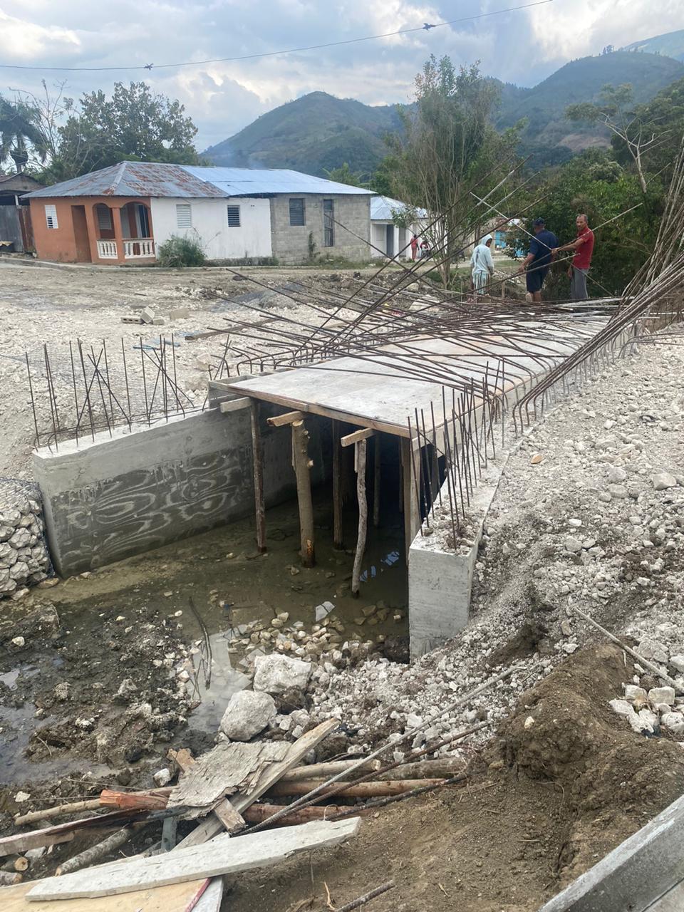 Avanza construcción del puente que unirá Lincoln y Vista Verde